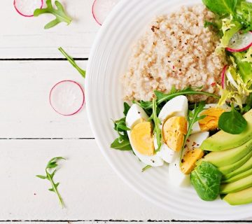 تغذیه سالم چیست و چرا اهمیت دارد؟ 5 healthy breakfast dietary menu oatmeal porridge avocado salad eggs top view
